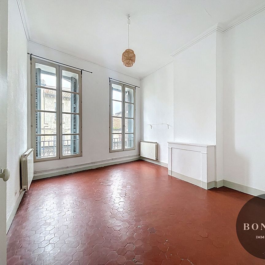 A LOUER AVIGNON INTRAMUROS ( 84 000 ) : charmant et spacieux appartement 3 pièces !, - Photo 1