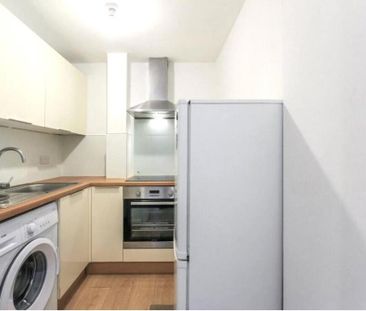 2 bedroom flat to rent - Photo 6