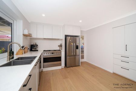 Beautifully Renovated Family Home in a Prime Location - Photo 4