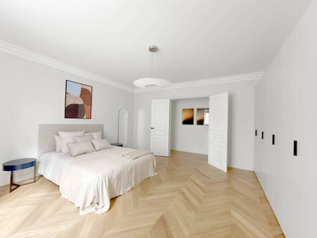 PARIS 8th District - EXCEPTIONAL FURNISHED 6 ROOMS APARTMENT - 2300 sq/ft - MADELEINE CHURCH - Photo 3