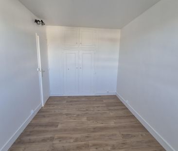 Location Appartement 4 pièces 64m² ST MAUR DES FOSSES 94100 - Photo 3