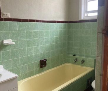 3-Bedroom Home with Front & Back Yard – Prime Hurstville Location - Photo 1