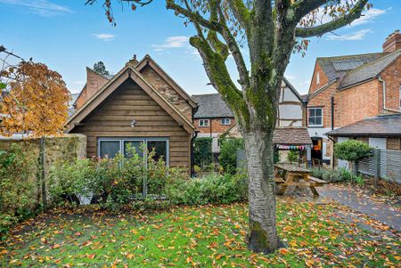 1 bedroom semi-detached house to rent - Photo 4