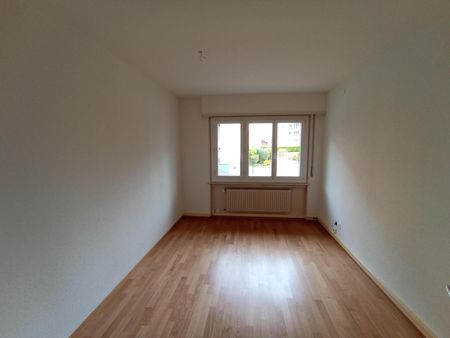 Joli 4.5 pièces rénové récemment au rez-de-chaussée - Photo 2