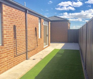 Modern 4-Bedroom Family Home in Highly Desirable Mt Atkinson Estate - Photo 1