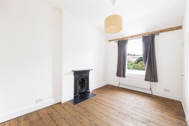 2 Bed Flat - Photo 1