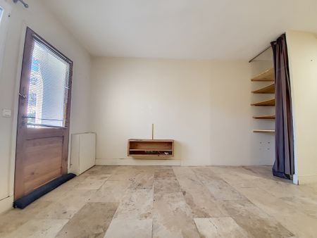 Noves, centre : Maison de village T3 58 m² avec 2 chambres, - Photo 4