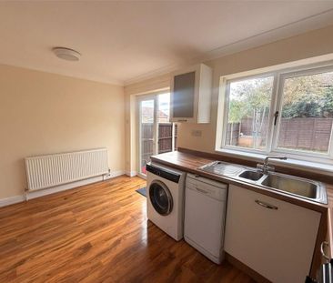 3 bedroom semi-detached house to rent - Photo 4