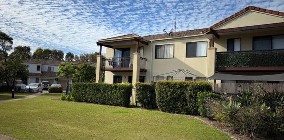 3 bedroom townhouse and extra income opportuity - Photo 2