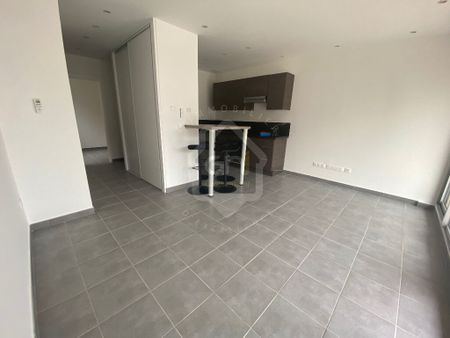 A louer appartement T2 rénové CARRY LE ROUET, - Photo 2