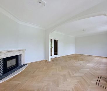 Molière/Place C. Meunier: 2-bedroom apartment with terrace - Photo 1