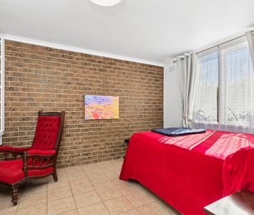 Neat As A Pin - Ideal Location - Photo 2