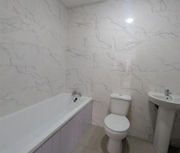 3 bedroom apartment to rent - Photo 2