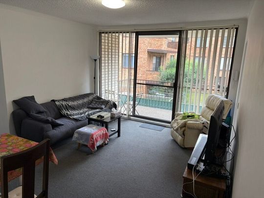 Kensington - Photo 1