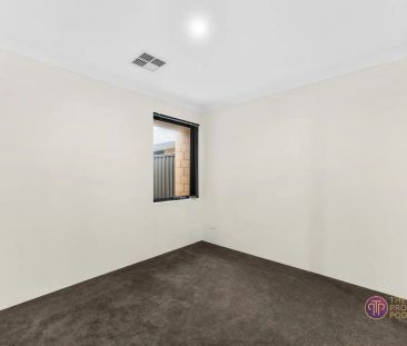 “Walk to Shops, Daycare & More – Modern Treeby Home Ready for You!” - Photo 1
