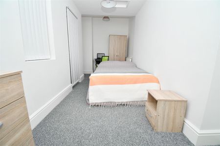 1 bed house share to rent in Netherby Street, Burnley, BB11 - Photo 2