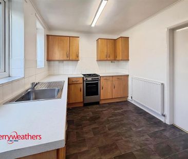 3 bedroom semi-detached house to rent - Photo 5