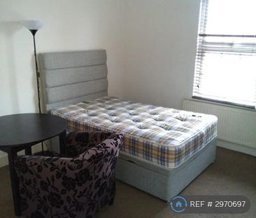 1 bedroom in a house share to rent - Photo 1