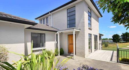 4 Bedroom Family Home - Photo 3
