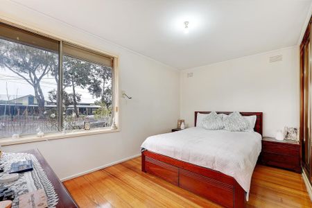 Charming 3 Bedroom Home in Dallas - Photo 3