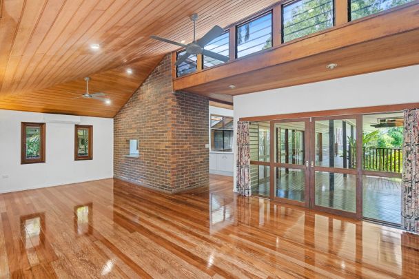 Costal retreat, steps to Kewarra Beach - Photo 1