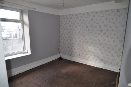 26a King Street, Hoyland - Photo 2