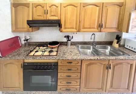 Carrer de Bernat i Baldoví, Burjassot, Valencian Community 46100 - Photo 5