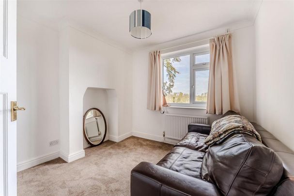 4 bedroom detached bungalow to rent - Photo 1