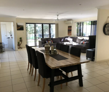 Comfortable Family Living in a Convenient Yandina Location - Photo 2