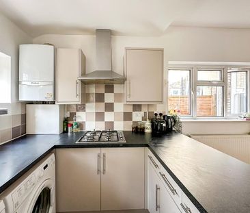 1 bedroom in a house share to rent - Photo 4