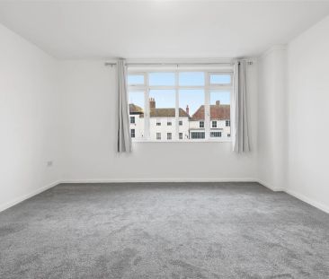 1 Bedroom Flat - Above Shop - Photo 5