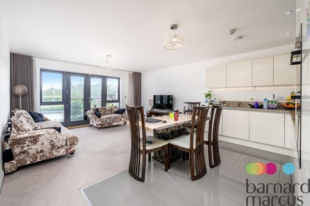 Royal Engineers Way, London, Millbrook Park - Photo 1