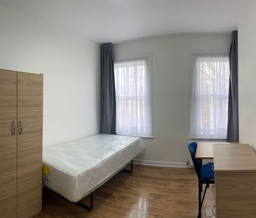 Studio Flat, Queens Road, SE14 - Photo 1