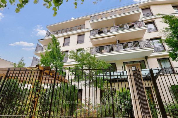 Location appartement, Saint-Cloud, 4 pièces, 95.35 m², ref 85963375 - Photo 1