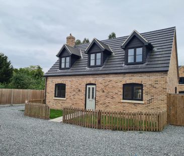3 bedroom detached house to rent - Photo 2