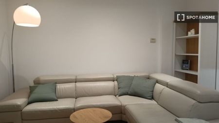 2 room luxury Apartment for rent in Valencia - Photo 3