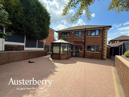 4 bedroom detached house to rent - Photo 2