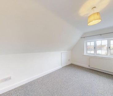 4 bedroom detached house to rent - Photo 2