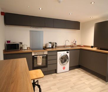 Silver Royd Hill (room 1), Armley, Leeds - Photo 2