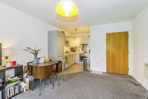 2 bedroom property to rent - Photo 1