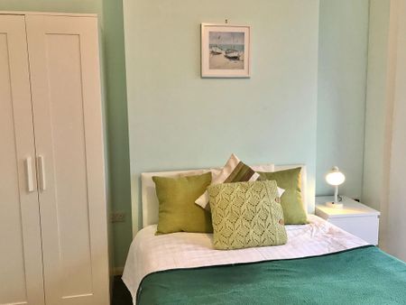 1 bedroom in a house share to rent - Photo 5