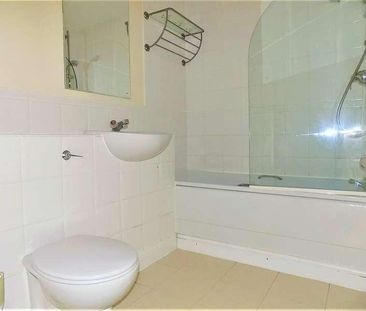 Bell Chase, Aldershot, GU11 - Photo 5