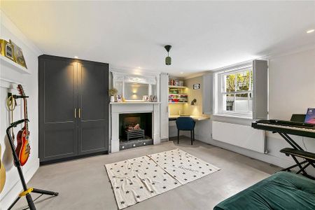 4 bedroom end of terrace house to rent - Photo 3