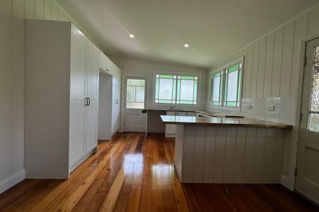 157 Russell Street, Newtown - Photo 3