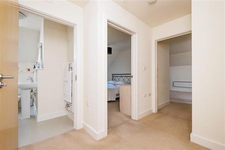 Oakwood Court, Crawley - Photo 4