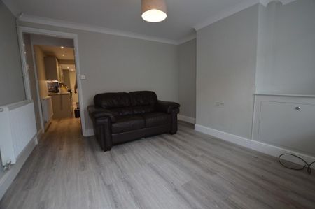 3 bedroom terraced house to rent - Photo 3