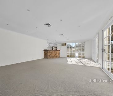 6 Tintern Rise, Glen Waverley - Photo 3