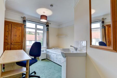 6 bedroom house to rent - Photo 3