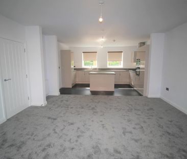 4 bedroom detached house to rent - Photo 2