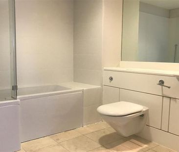 3 bedroom apartment to rent - Photo 6